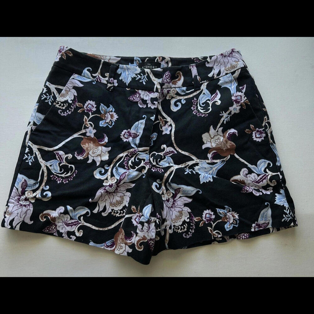 White House Black Market | The Short Women’s Shorts - Size 4